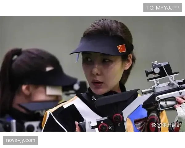 杜丽昨晚请客，翻开账单朋友筷子都掉了